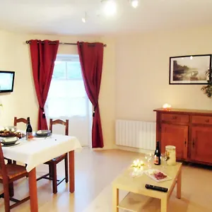 Les De La Fontaine Apartment
