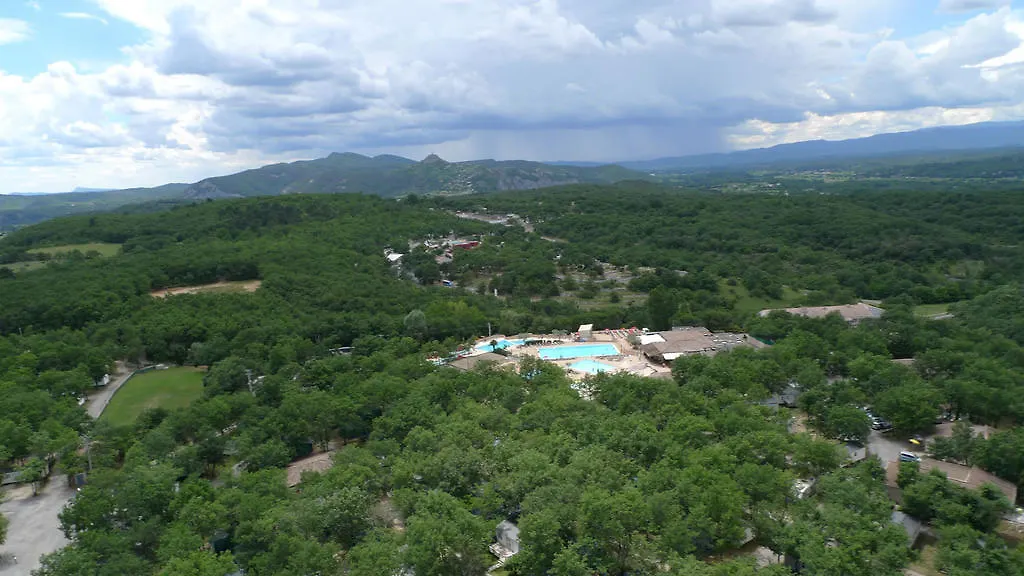 Camping Domaine De Chaussy Hotel Lagorce